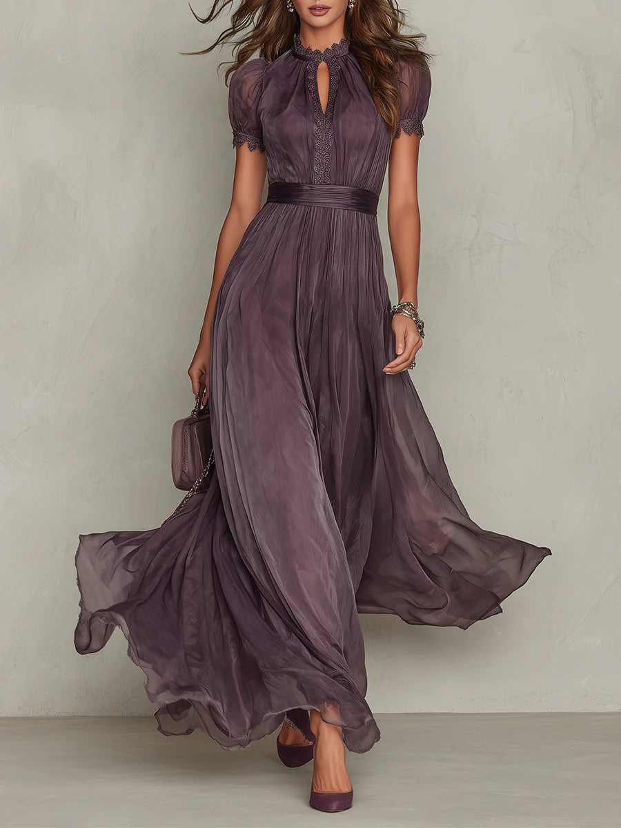 Angela | Vestito lungo viola con scollo a chiave, bordo in pizzo di chiffon