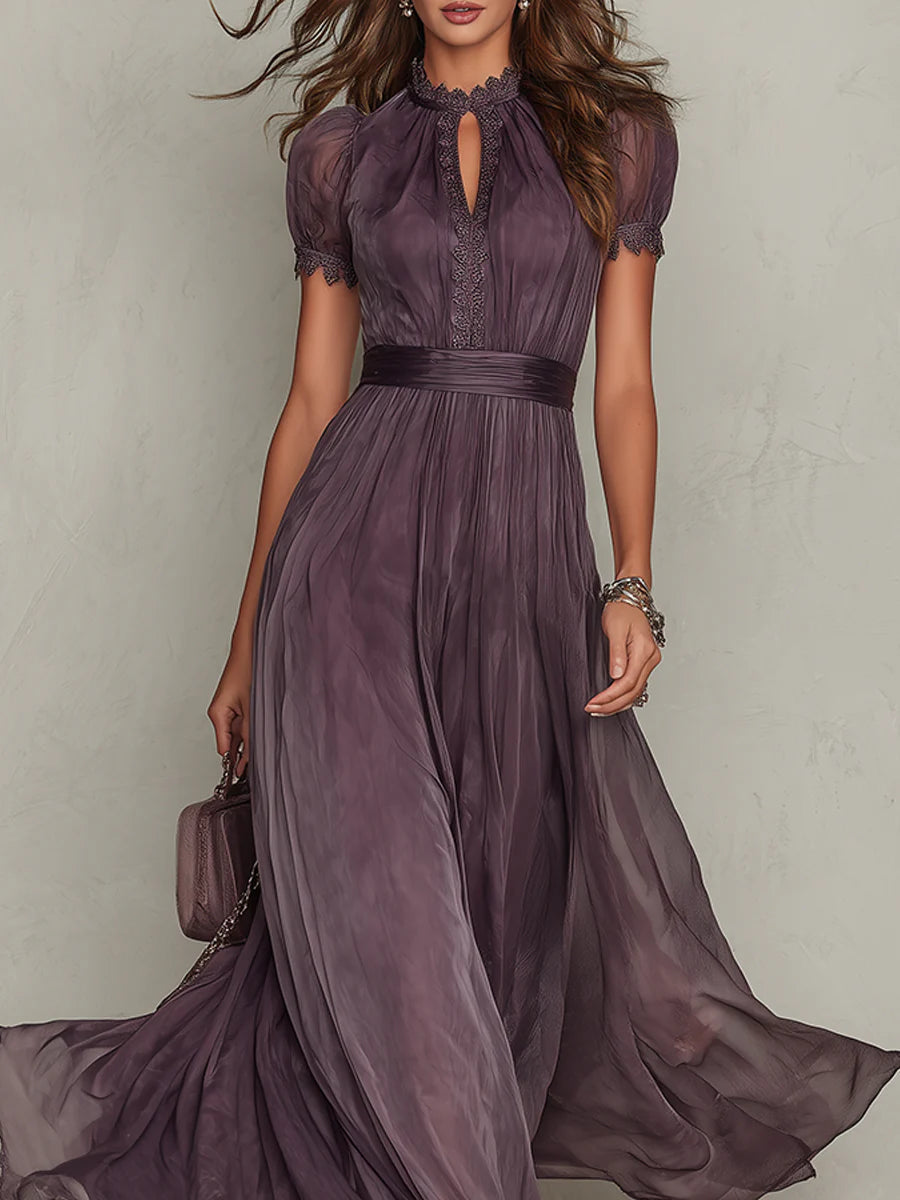 Angela | Vestito lungo viola con scollo a chiave, bordo in pizzo di chiffon